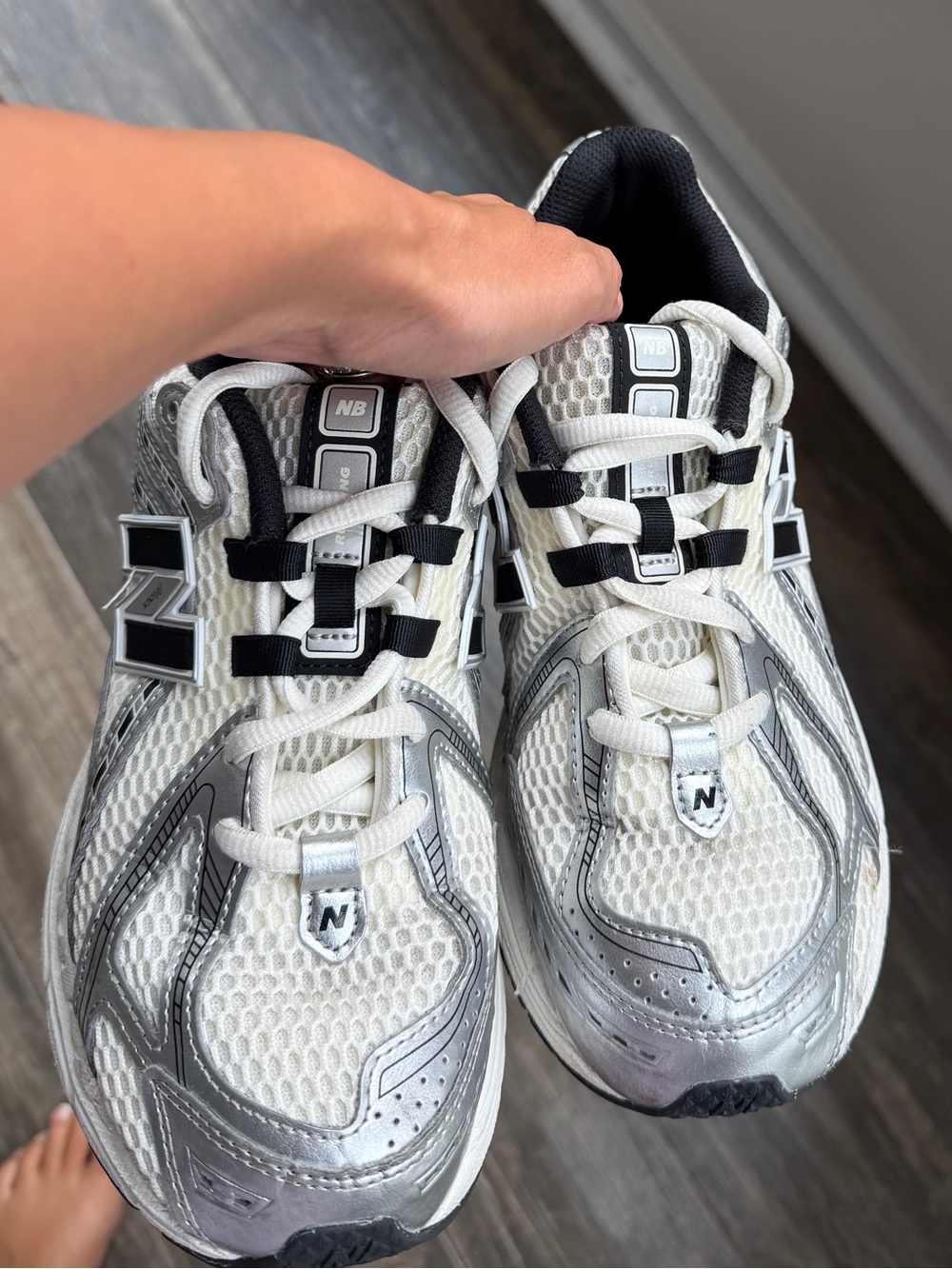 New Balance 1906R Silver Metallic Black 7 8.5 - Picture 3 of 6